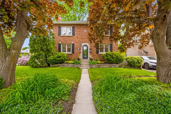 Burlington, ON L7R 2P3,605 Emerald ST