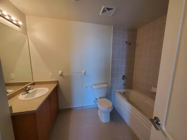 Mississauga, ON L5B 0G9,349 Rathburn RD W #1905