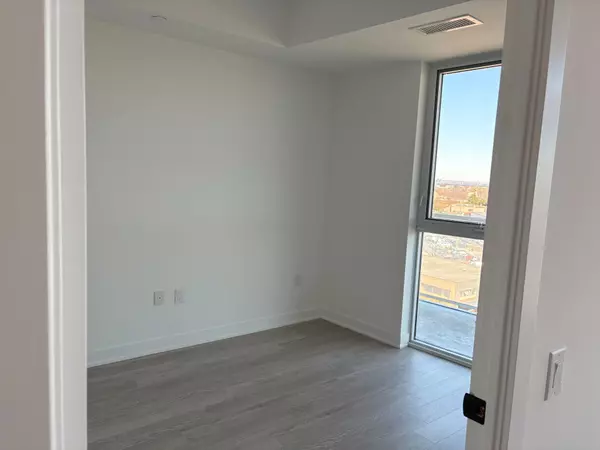 Hamilton, ON L8E 0L3,2782 Barton ST #614