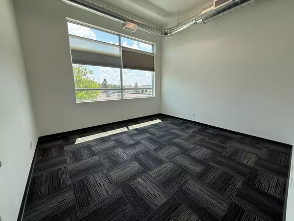 Kanata, ON K2M 2G8,65 Denzil Doyle CT #216