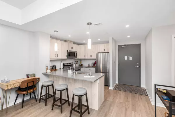 Lincoln, ON L0R 2C0,3998 Victoria AVE #408
