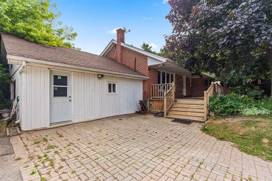 8759 Heritage RD, Brampton, ON L6Y 0E4