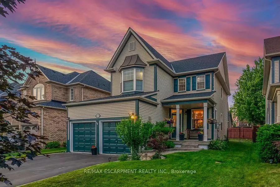 7107 Appletree LN, Mississauga, ON L5W 1W5