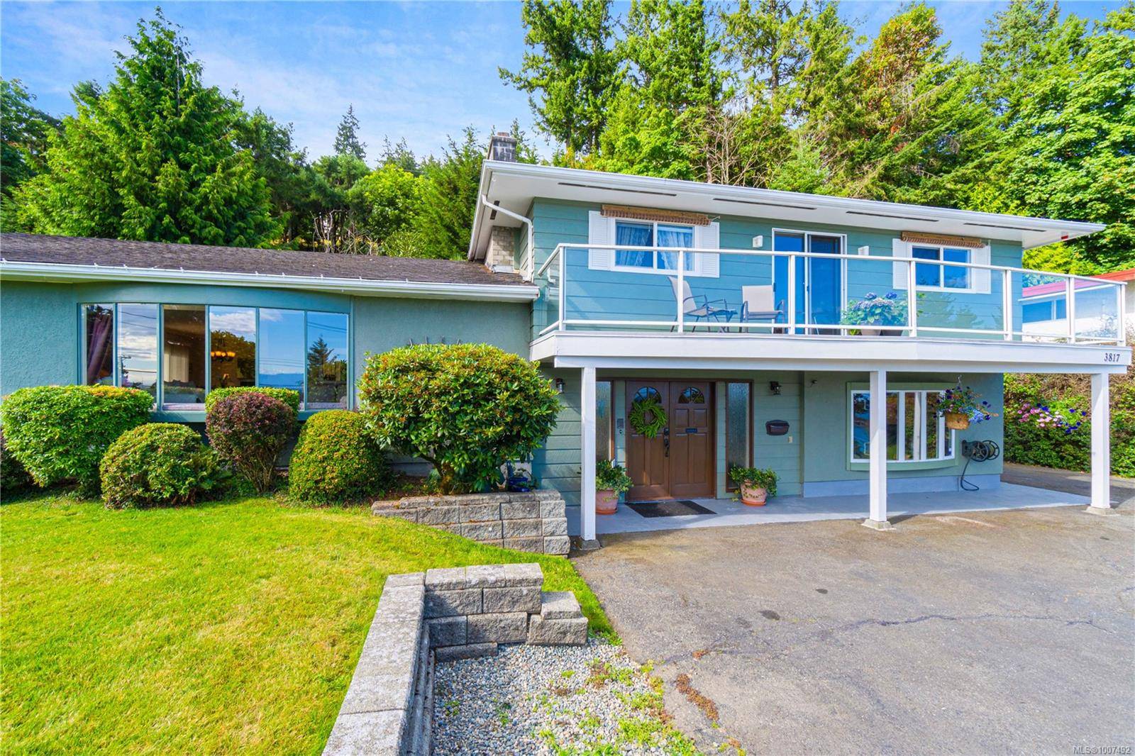 3817 Hammond Bay Rd, Nanaimo, BC V9T 1G4