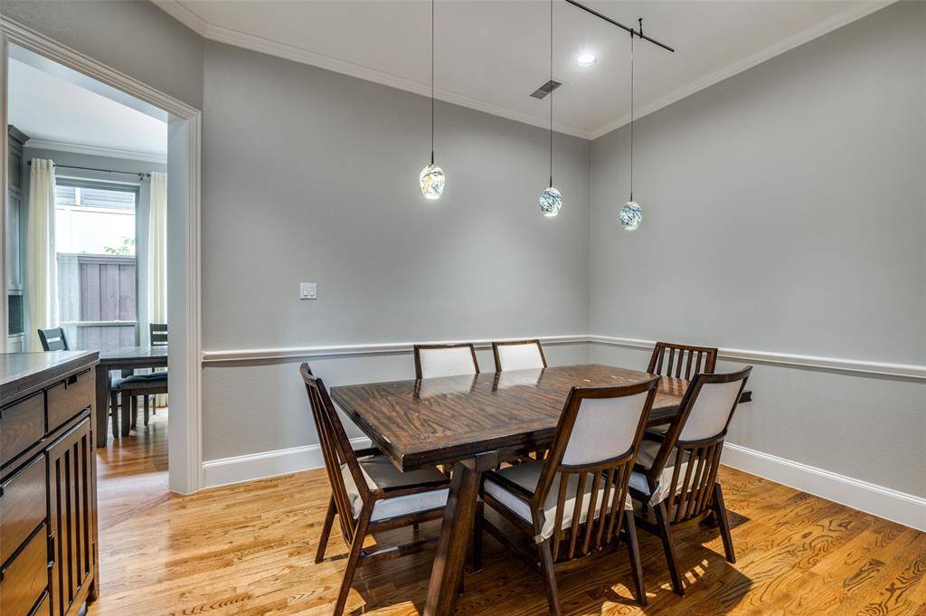 Dallas, TX 75214,6222 Lakeshore Drive