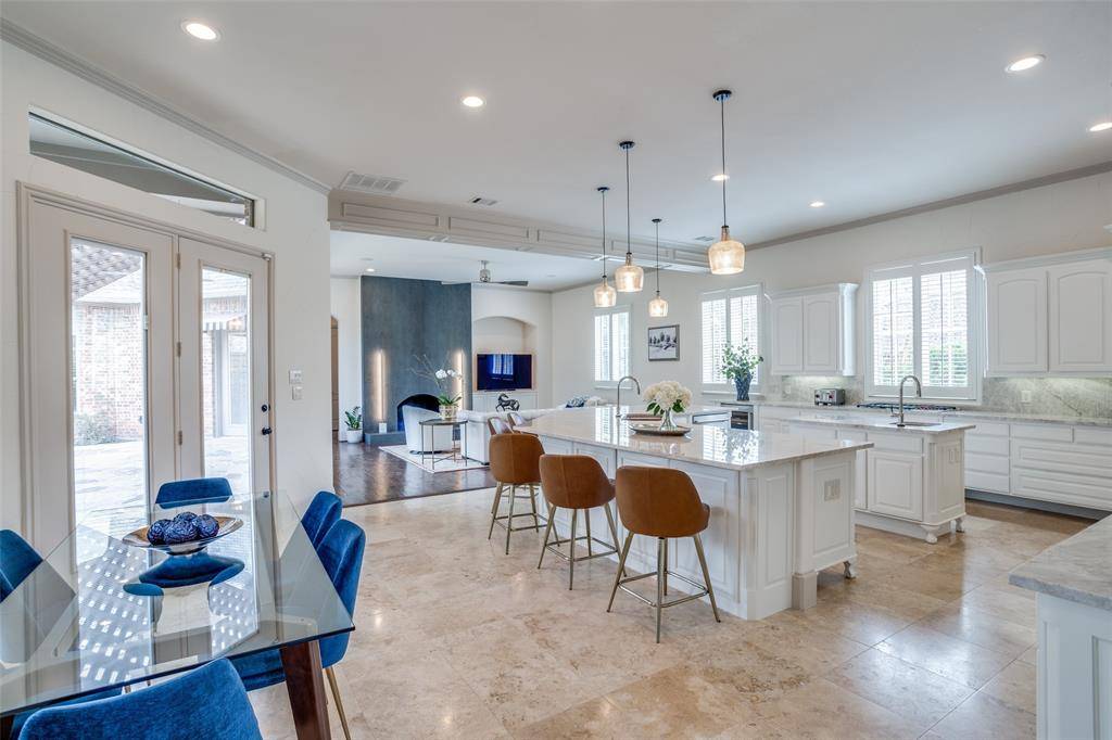 Dallas, TX 75209,8402 Ridgelea Street