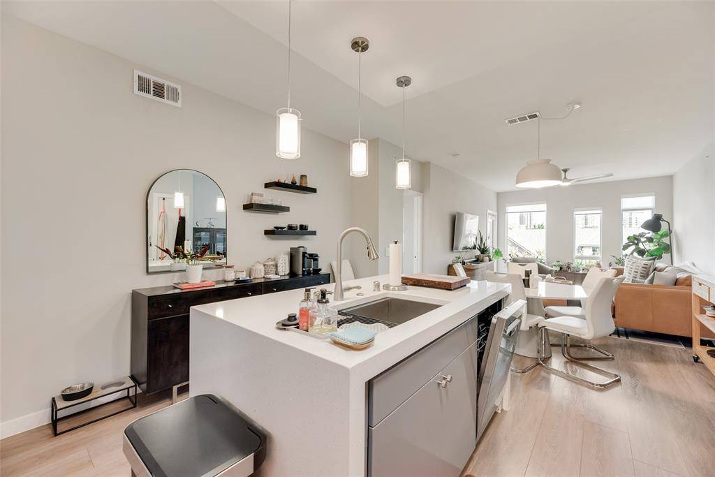 Dallas, TX 75219,4107 Bowser Avenue #307