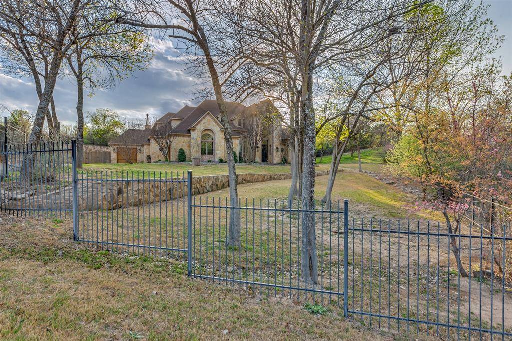 Fort Worth, TX 76108,409 Oak Bluff Court