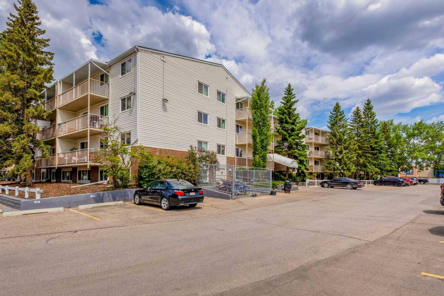 Calgary, AB T3A 2E1,3420 50 ST Northwest #203