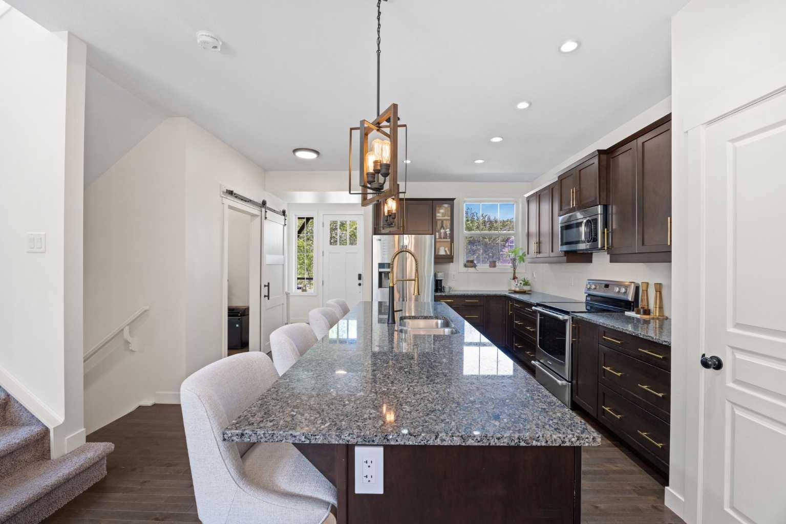 Calgary, AB T3M 2B1,91 Masters AVE SE