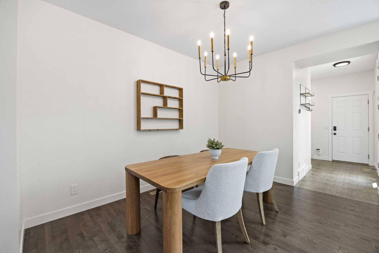Calgary, AB T3M 2B1,91 Masters AVE SE