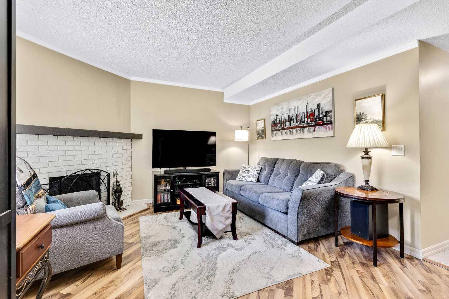 Calgary, AB T1Y 5K6,185 Templehill DR Northeast