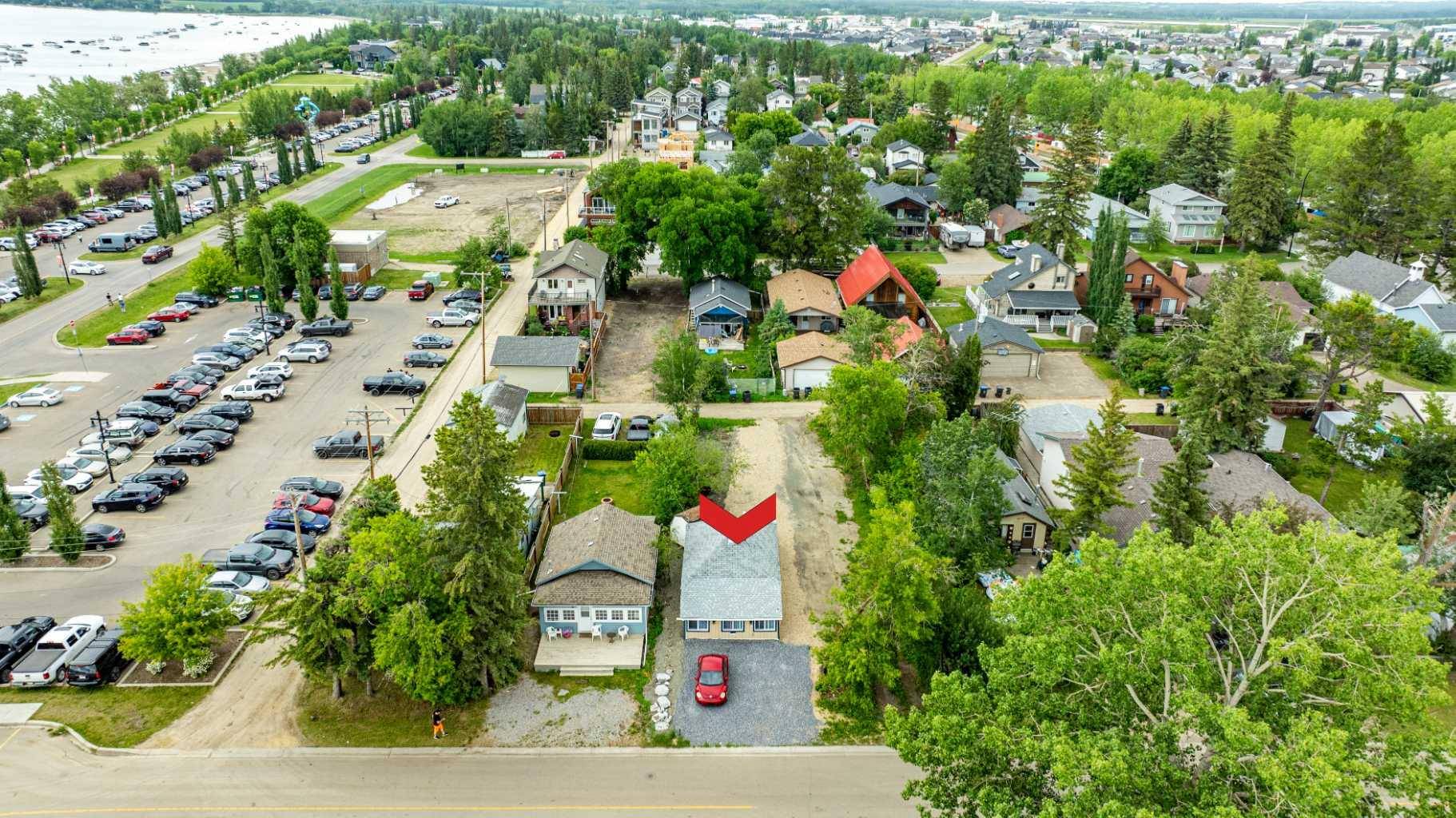 5023 44 ST, Sylvan Lake, AB T4S 1C6