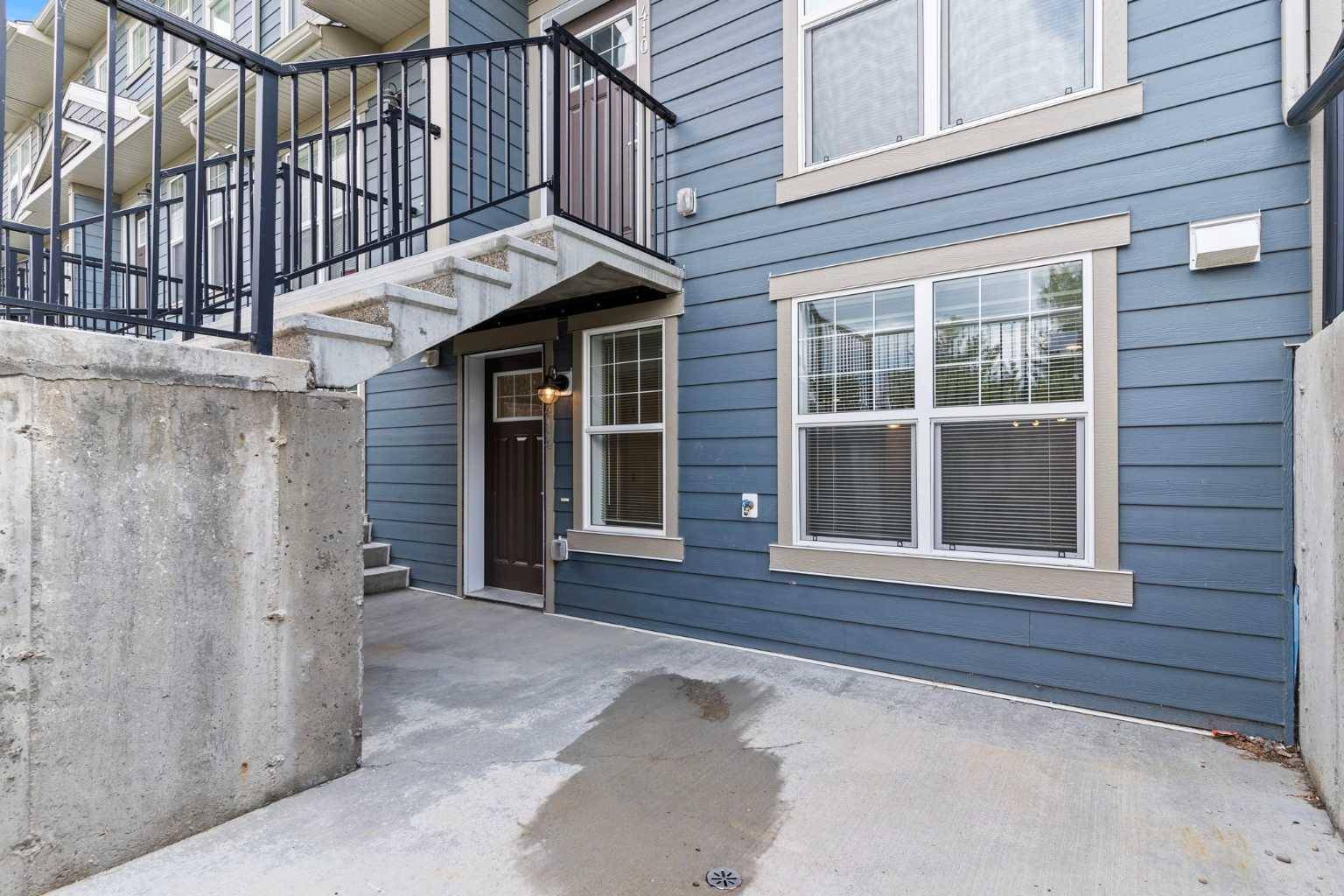 Calgary, AB T3M 3K8,414 Cranbrook SQ Southeast