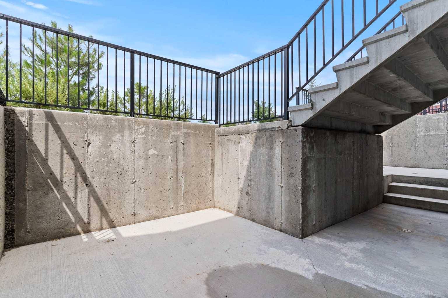 Calgary, AB T3M 3K8,414 Cranbrook SQ SE