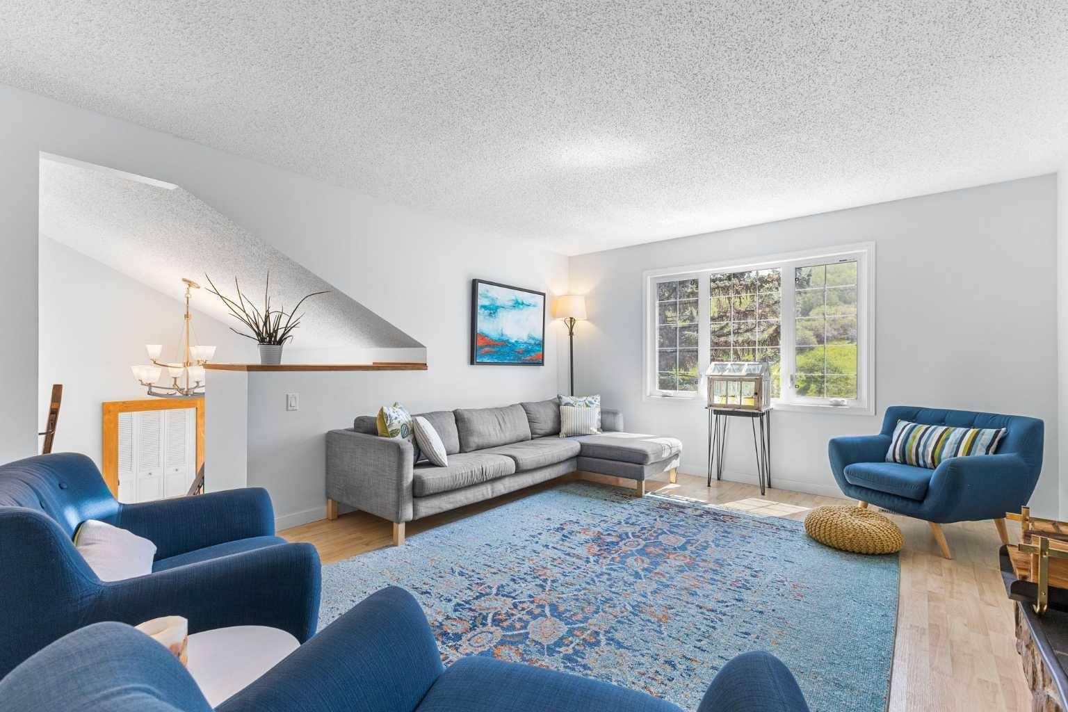 Calgary, AB T3A 2T5,68 Edgewood DR NW