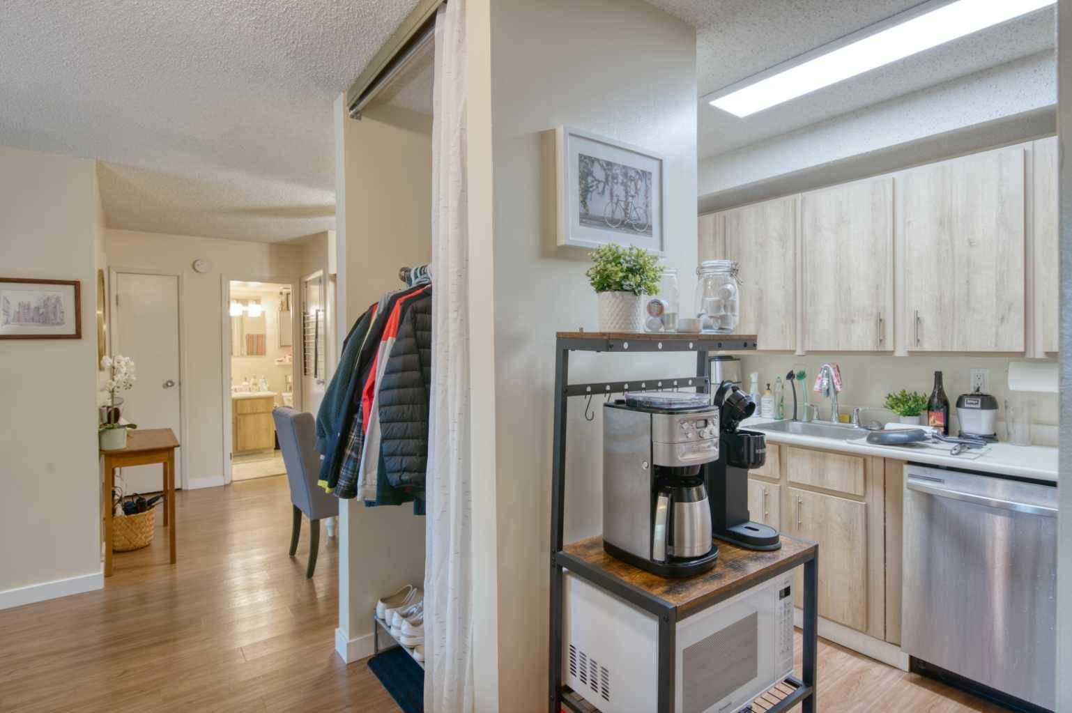 Calgary, AB T2W 2T6,315 Southampton DR Southwest #5107