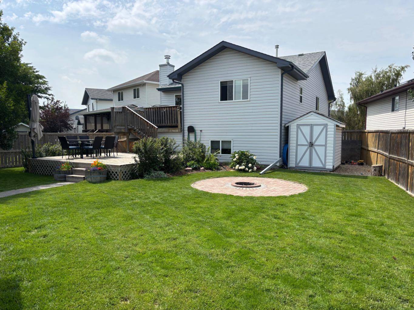 Red Deer, AB T4R3C2,228 Deschner Close