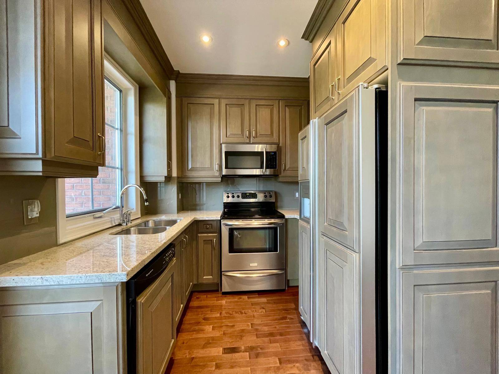 Toronto C12, ON M4G 0A2,21 Burkebrook PL #413