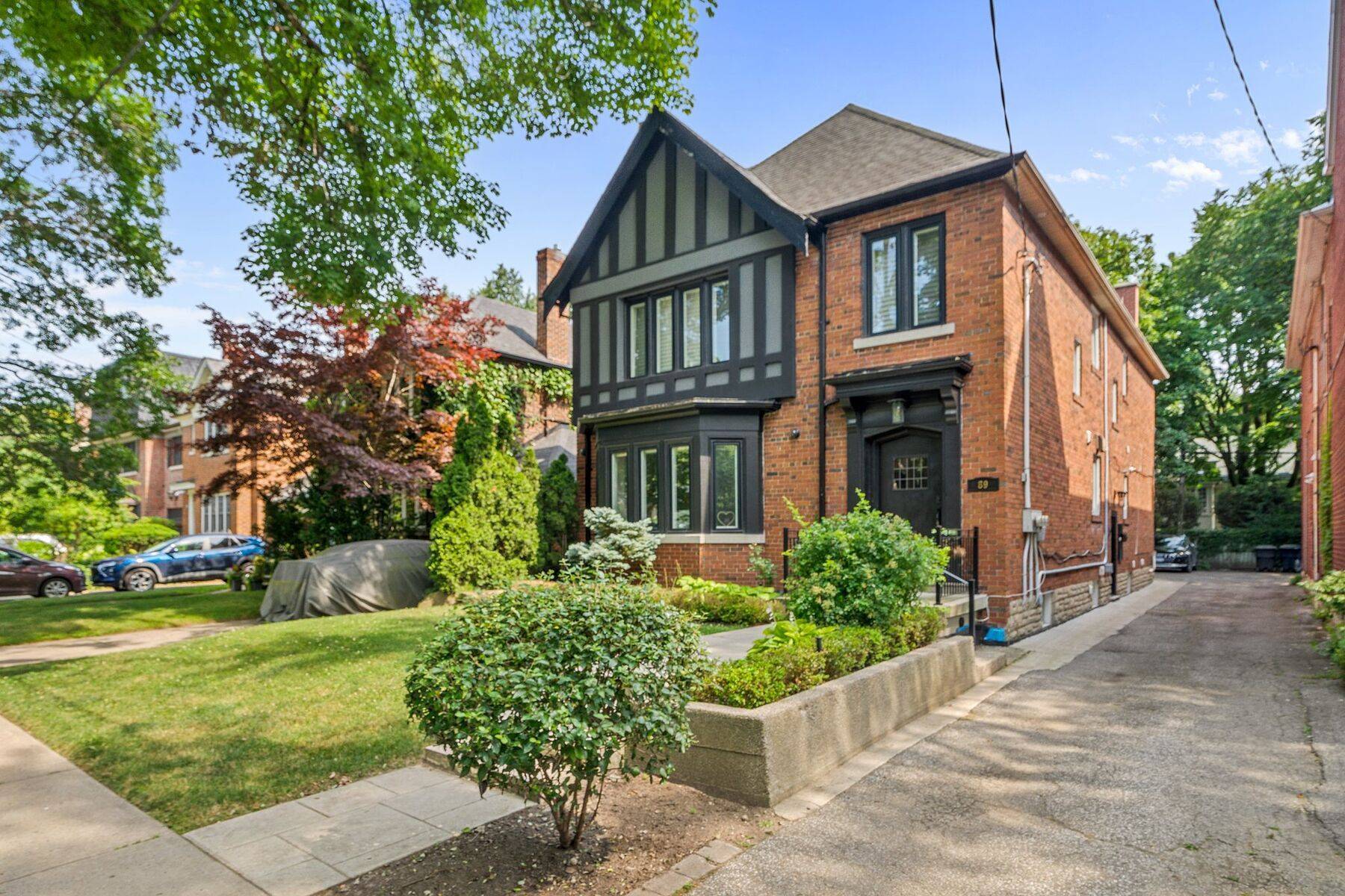 Toronto C09, ON M4W 2C8,89 Whitehall RD #Main Lv