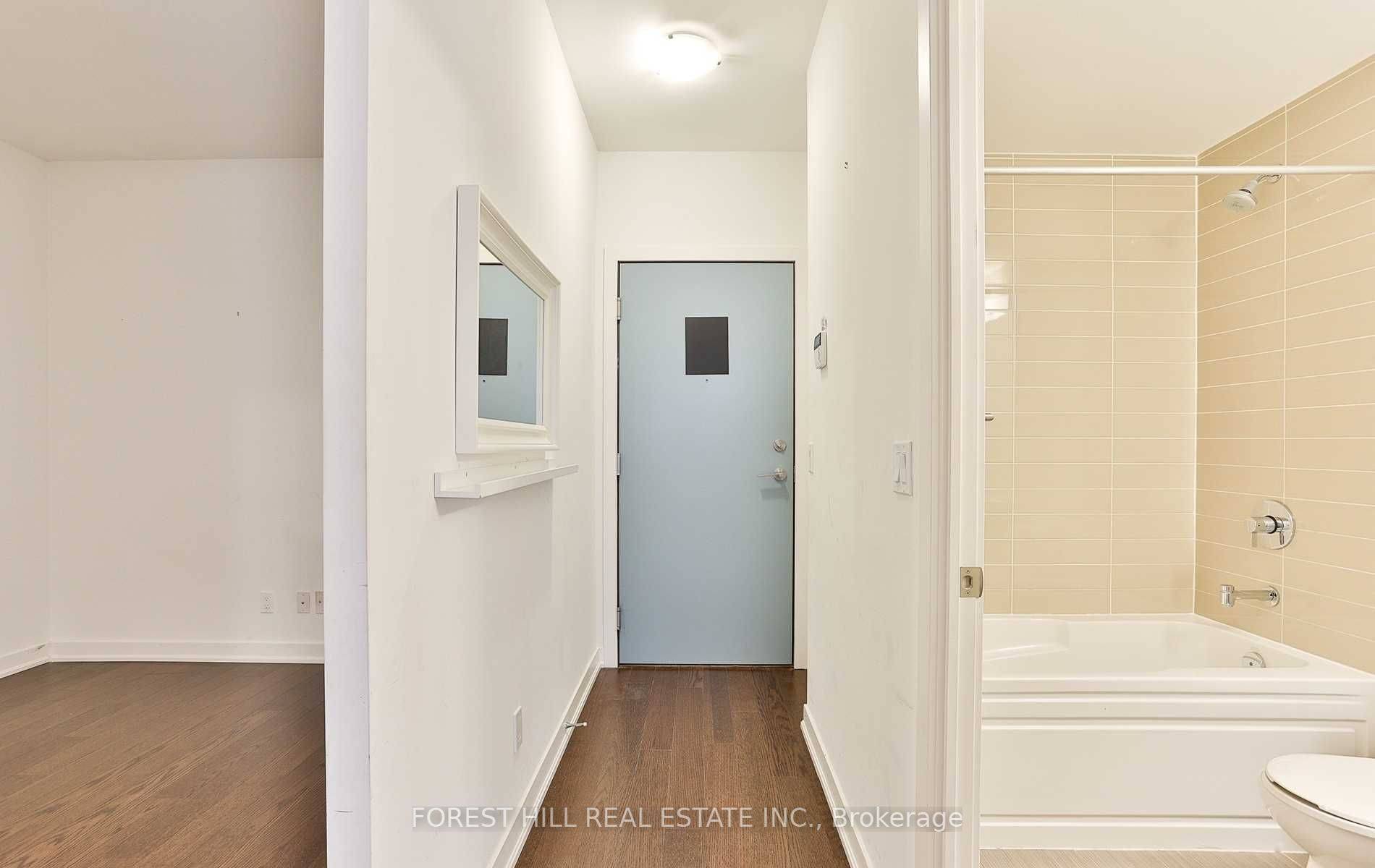 Toronto C01, ON M5V 0H4,199 Richmond ST W #318