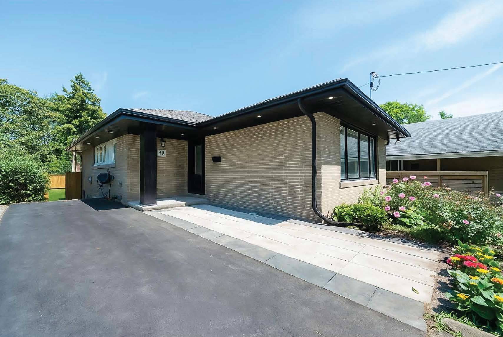 Toronto E04, ON M1K 3T9,33 Moorecroft CRES