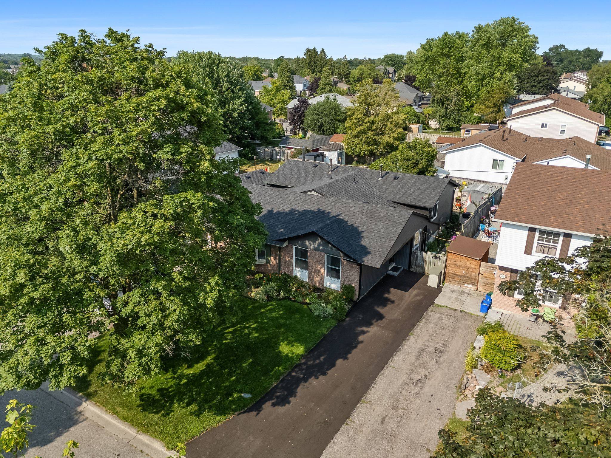 Oshawa, ON L1K 1E3,425 Lesabre ST
