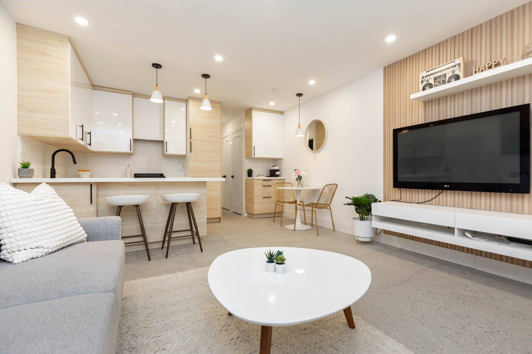 Toronto E01, ON M4K 1M6,55 Dearbourne AVE #Lower