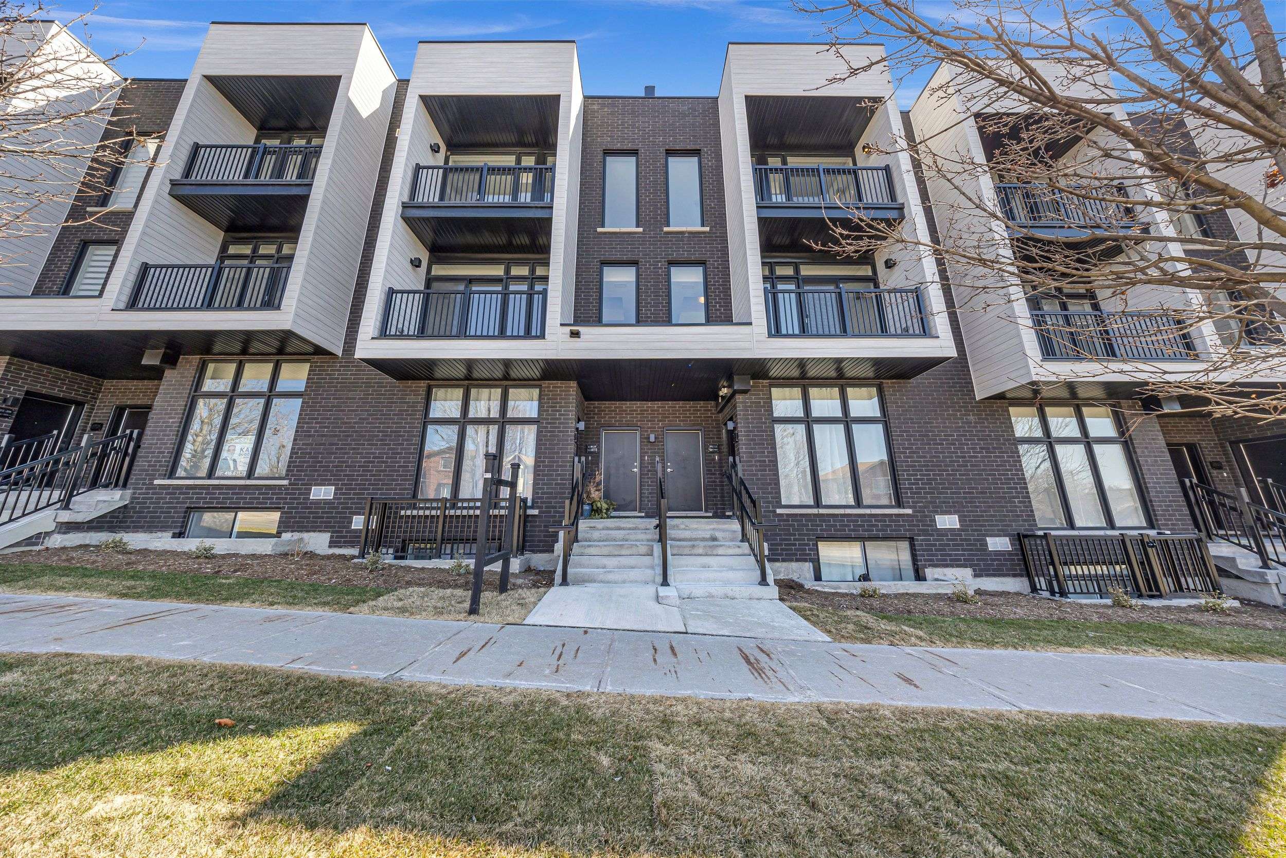 188 Angus DR #14, Ajax, ON L1S 0G5