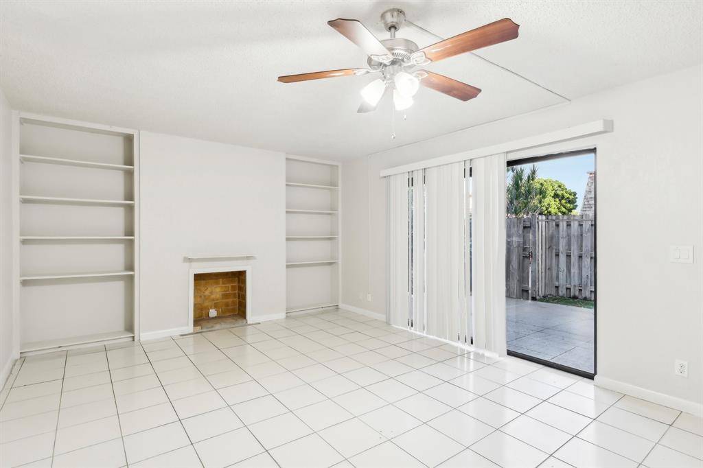 Palm Springs, FL 33461,172 Lake Arbor Dr