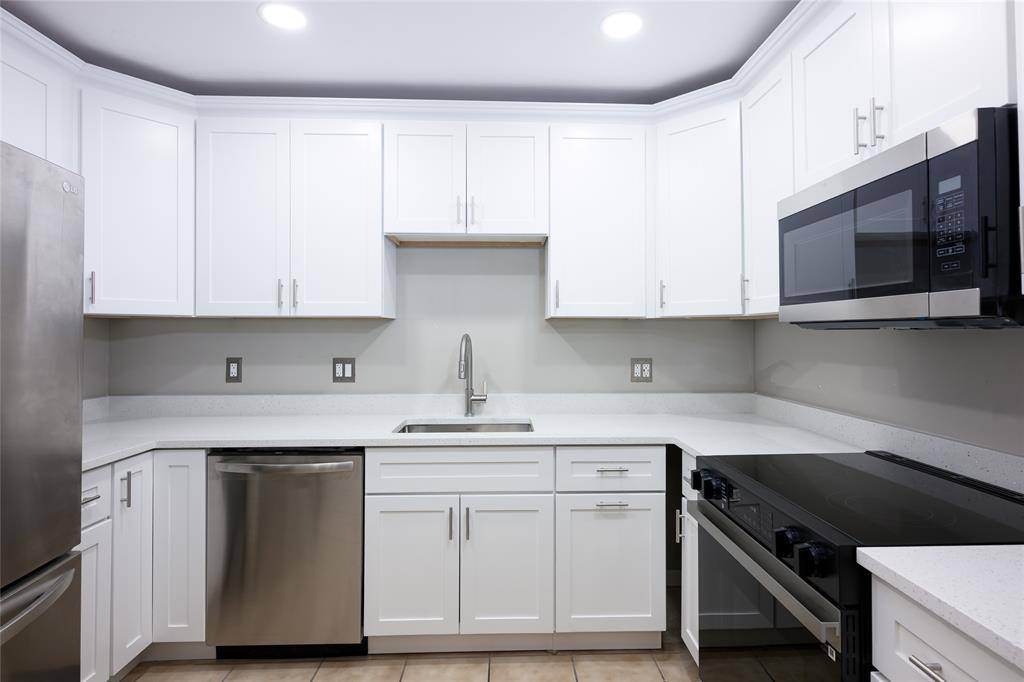 Plantation, FL 33324,17 Jacaranda Country Club Dr #117
