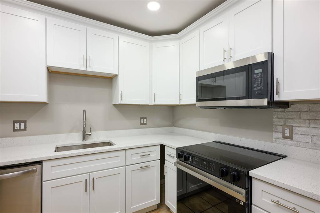 Plantation, FL 33324,17 Jacaranda Country Club Dr #117