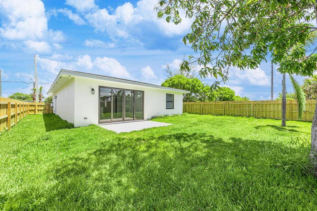 Deerfield Beach, FL 33441,927 SW 2nd Ave