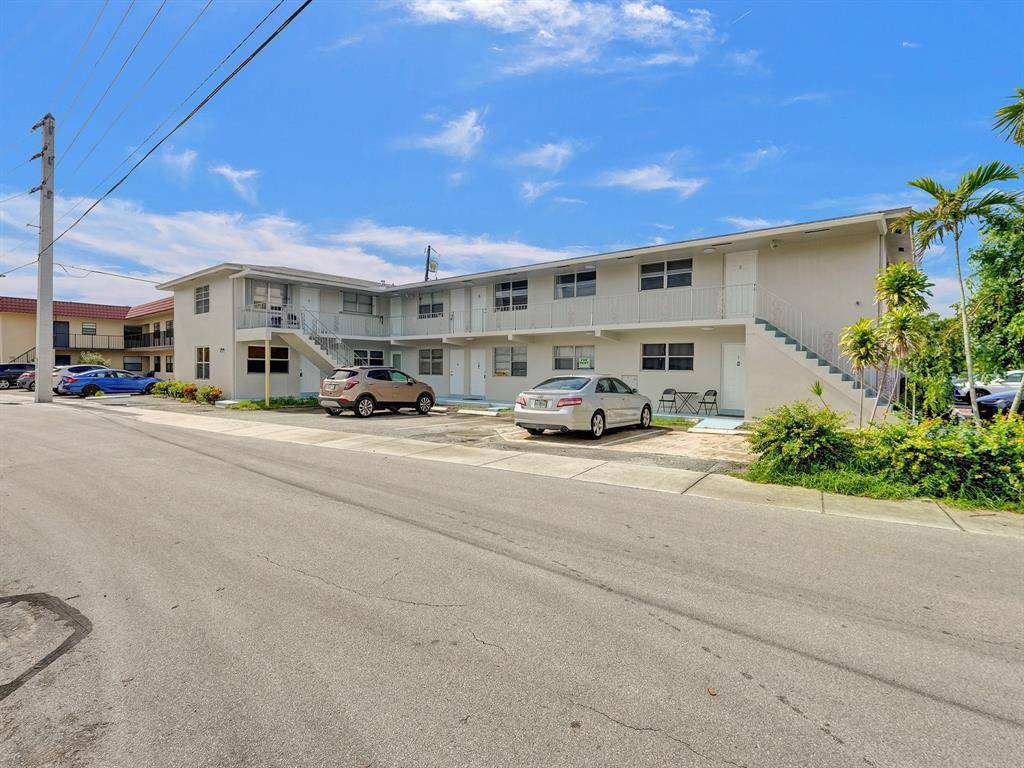Lauderdale By The Sea, FL 33308,4652 Poinciana Street #2