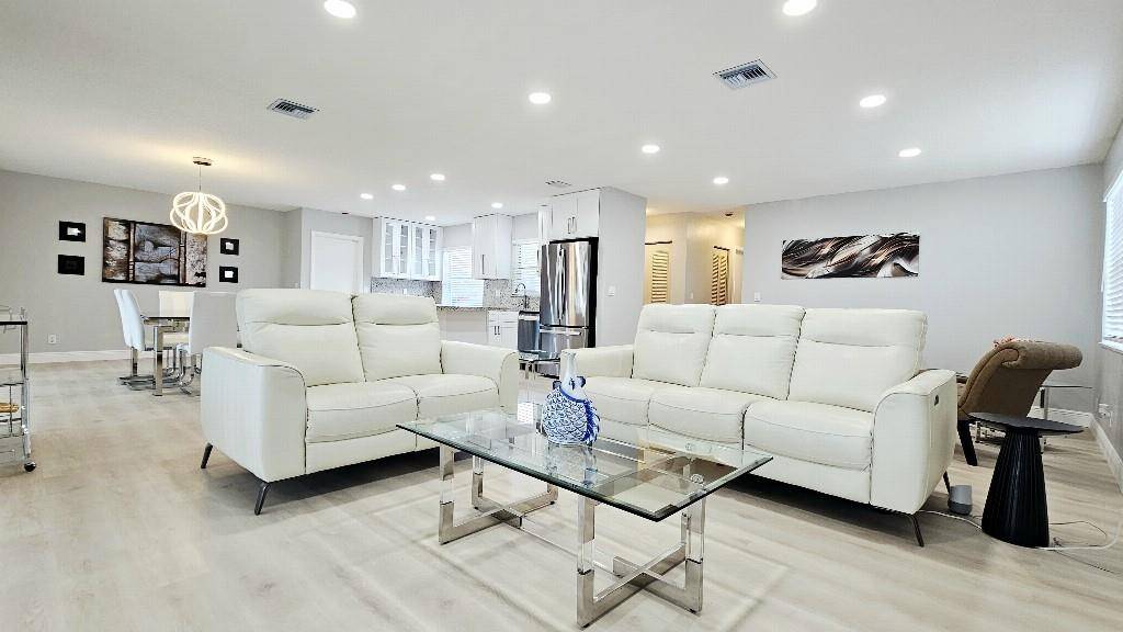 Lake Worth, FL 33467,7384 Pine Park Dr S