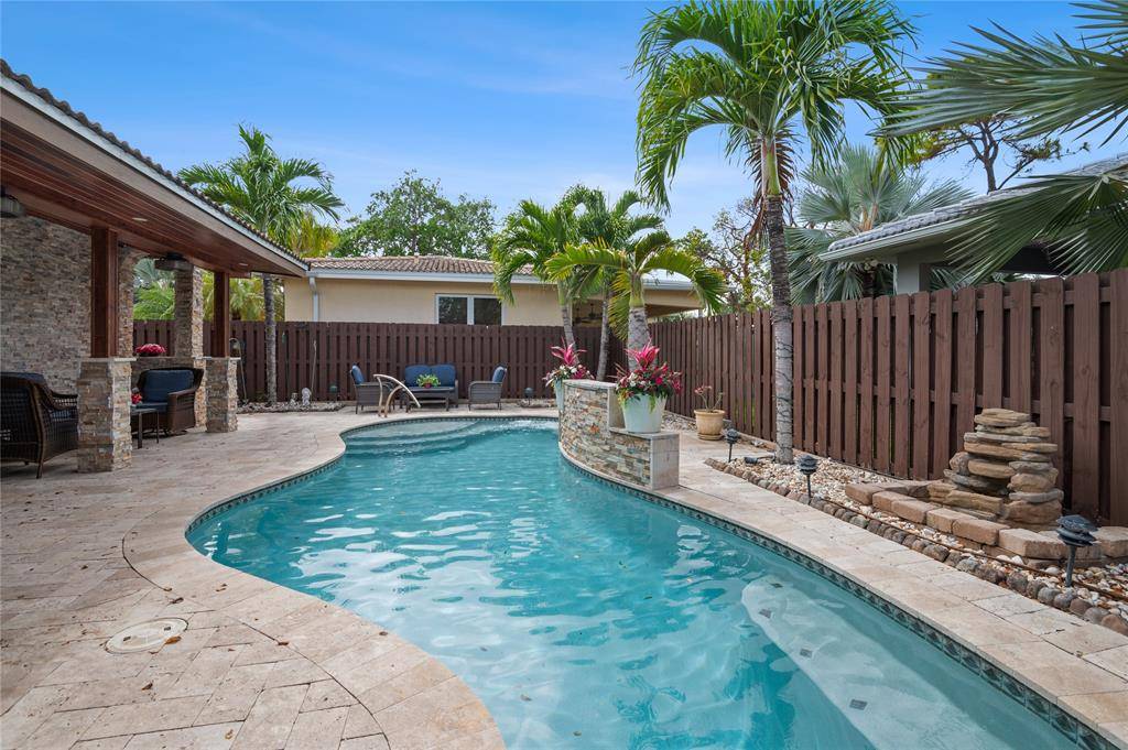 49 SE 6th St, Dania Beach, FL 33004