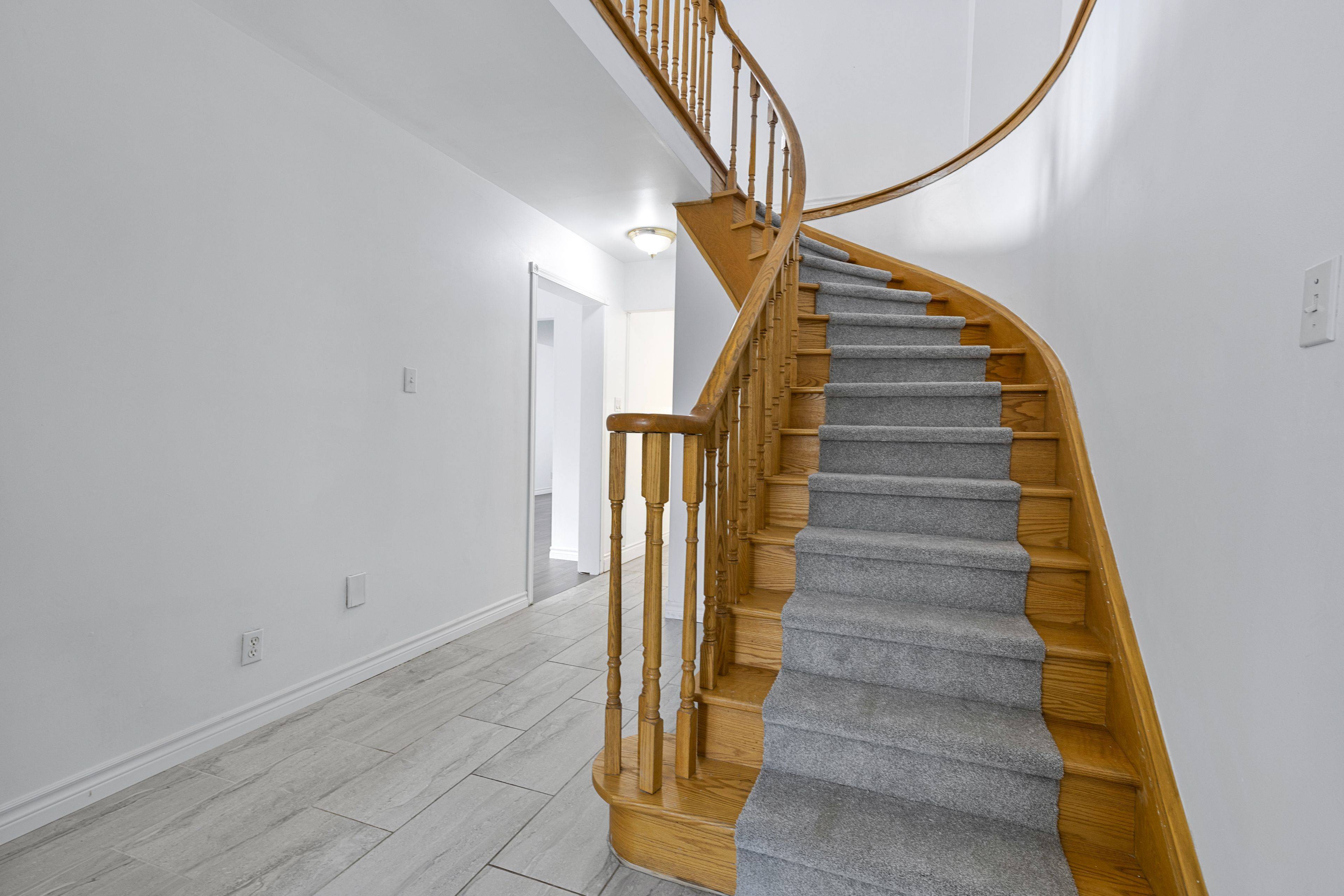 Bradford West Gwillimbury, ON L3Z 1A7,492 Britannia AVE