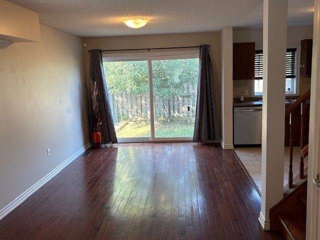 Barrie, ON L4N 9P8,25 Southwoods CRES