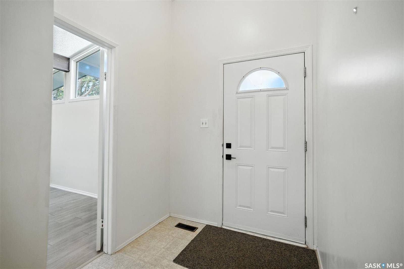 Saskatoon, SK S7H 4A3,358 Anderson CRESCENT