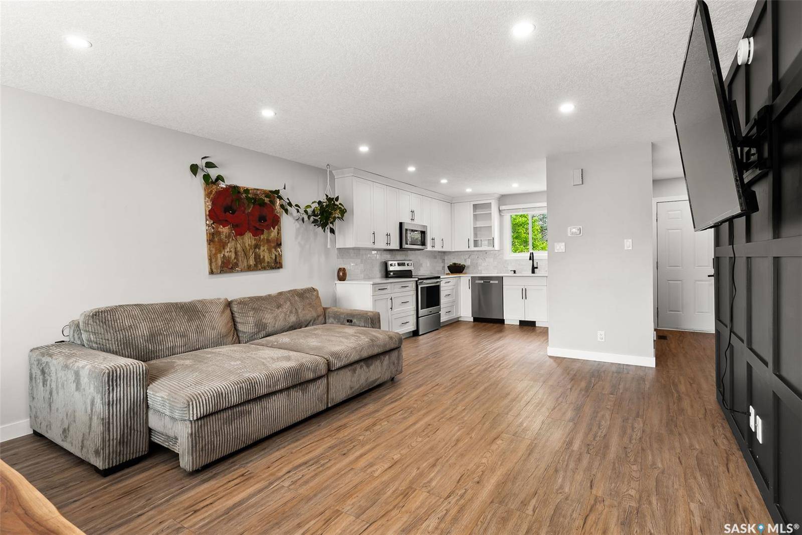 Regina, SK S4S 6X8,107 Killarney WAY
