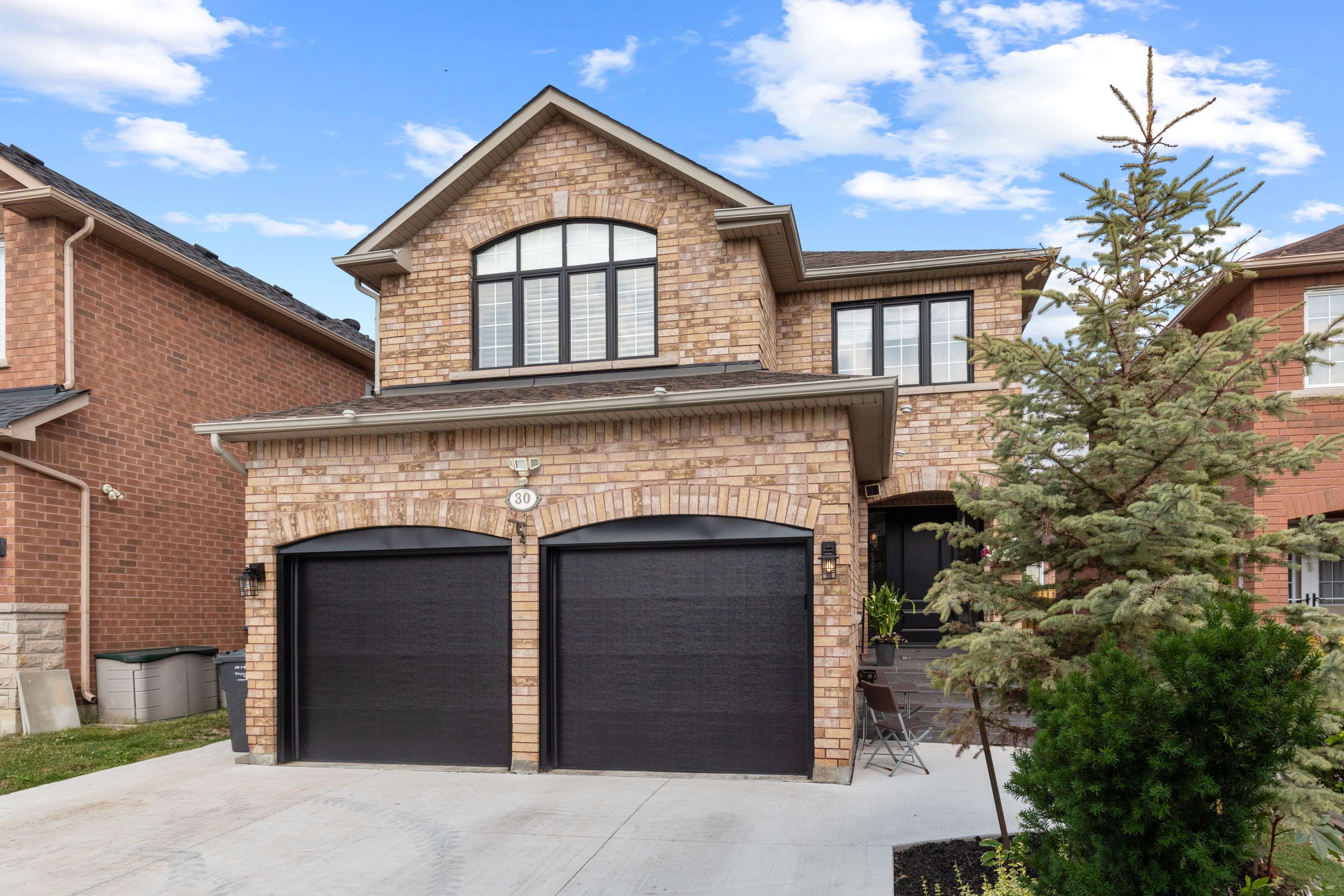 30 Cross Country BLVD, Caledon, ON L7E 2N6