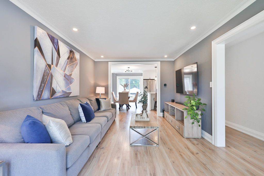 Mississauga, ON L5E 1R5,962 Eighth ST