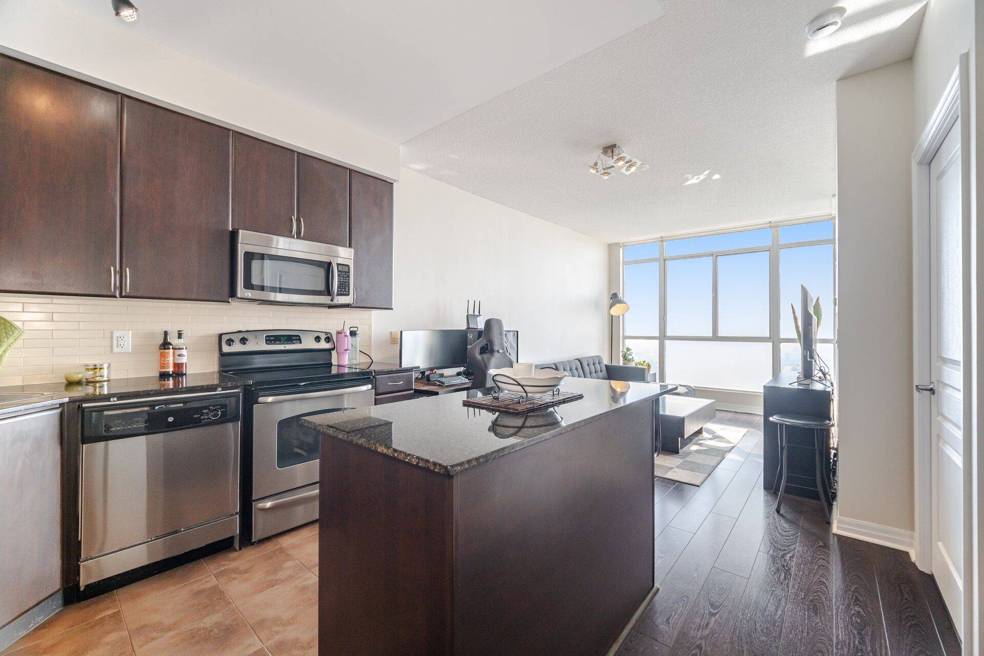 Mississauga, ON L5B 4P2,225 Webb DR #3308