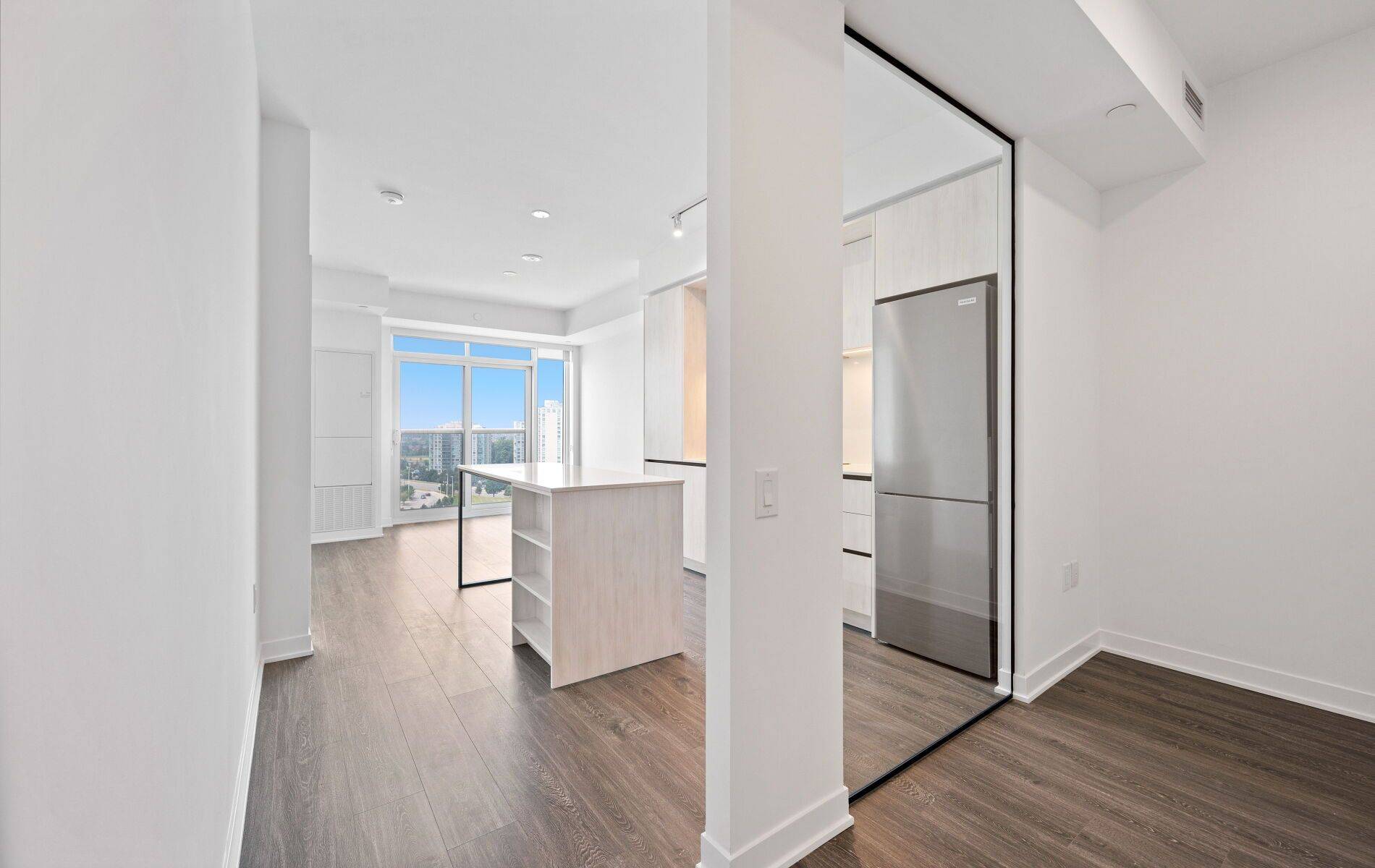 Mississauga, ON L5M 2V8,2495 Eglinton AVE W #1307