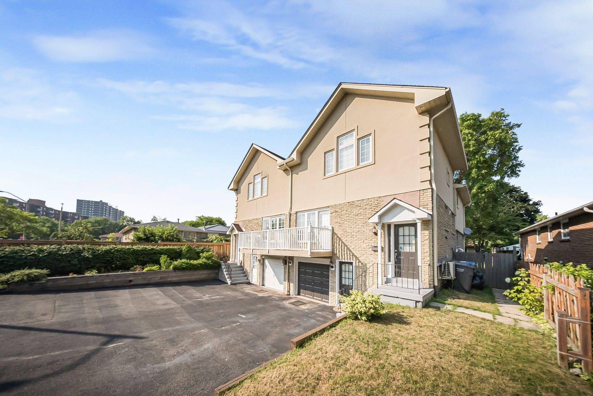 Mississauga, ON L5J 2Y1,849 Inverhouse DR
