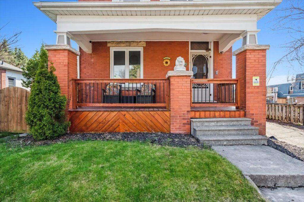 Guelph, ON N1H 3Y2,572 Woolwich ST