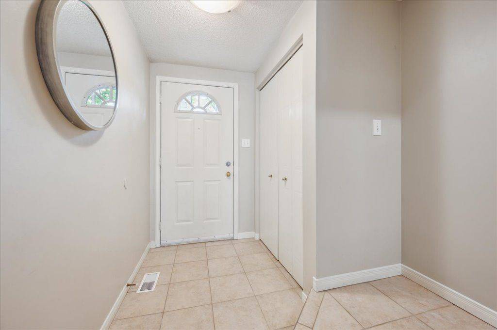 Guelph, ON N1G 4Y5,66 Rodgers RD #2