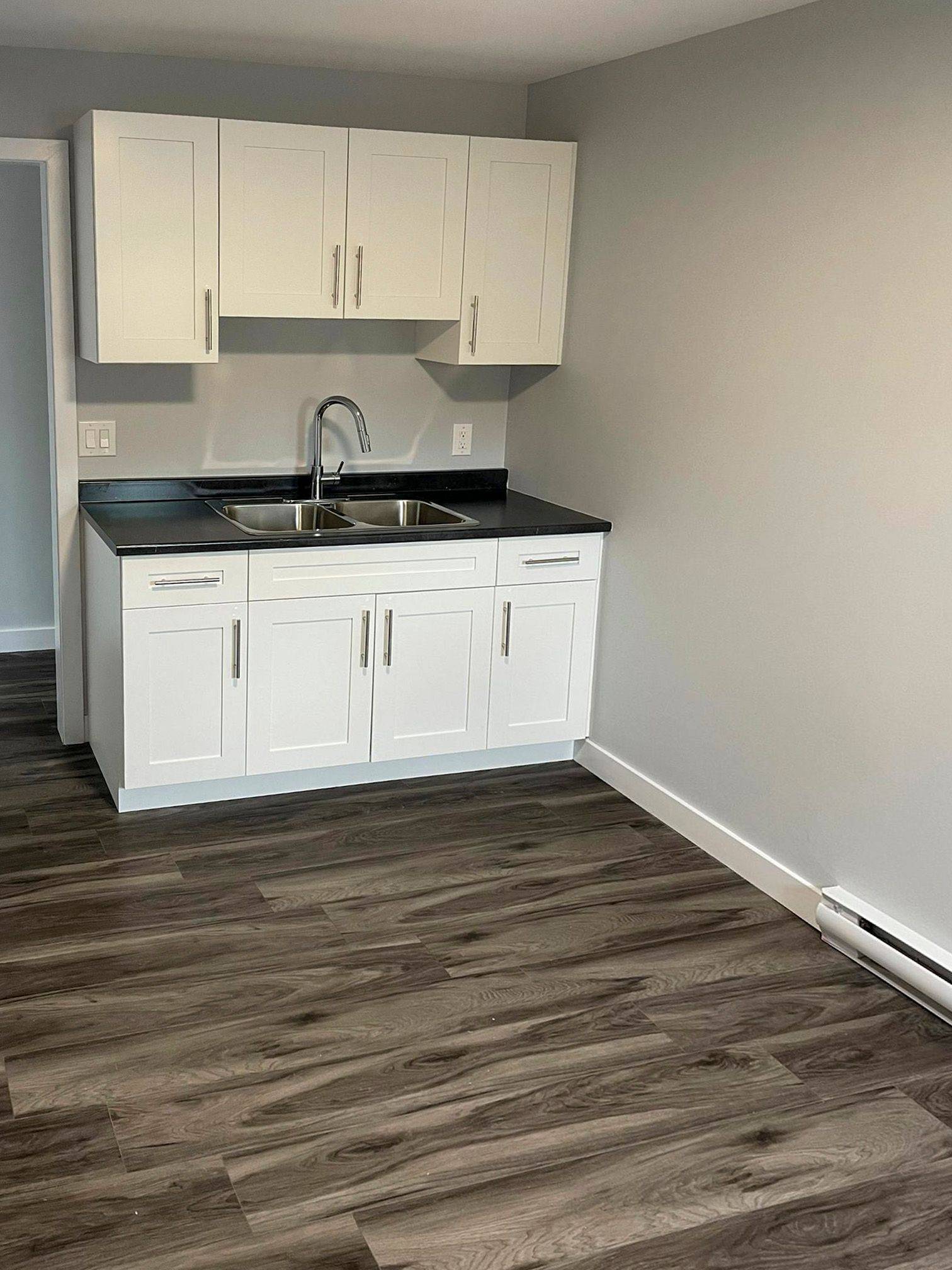 Elizabethtown-kitley, ON K0E 1M0,17 Main ST W