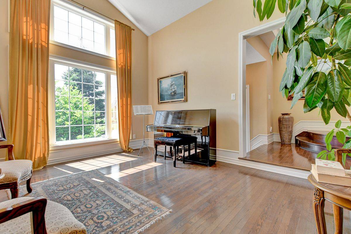 Blossom Park - Airport And Area, ON K1V 0Z8,135 RIVERSEDGE CRES