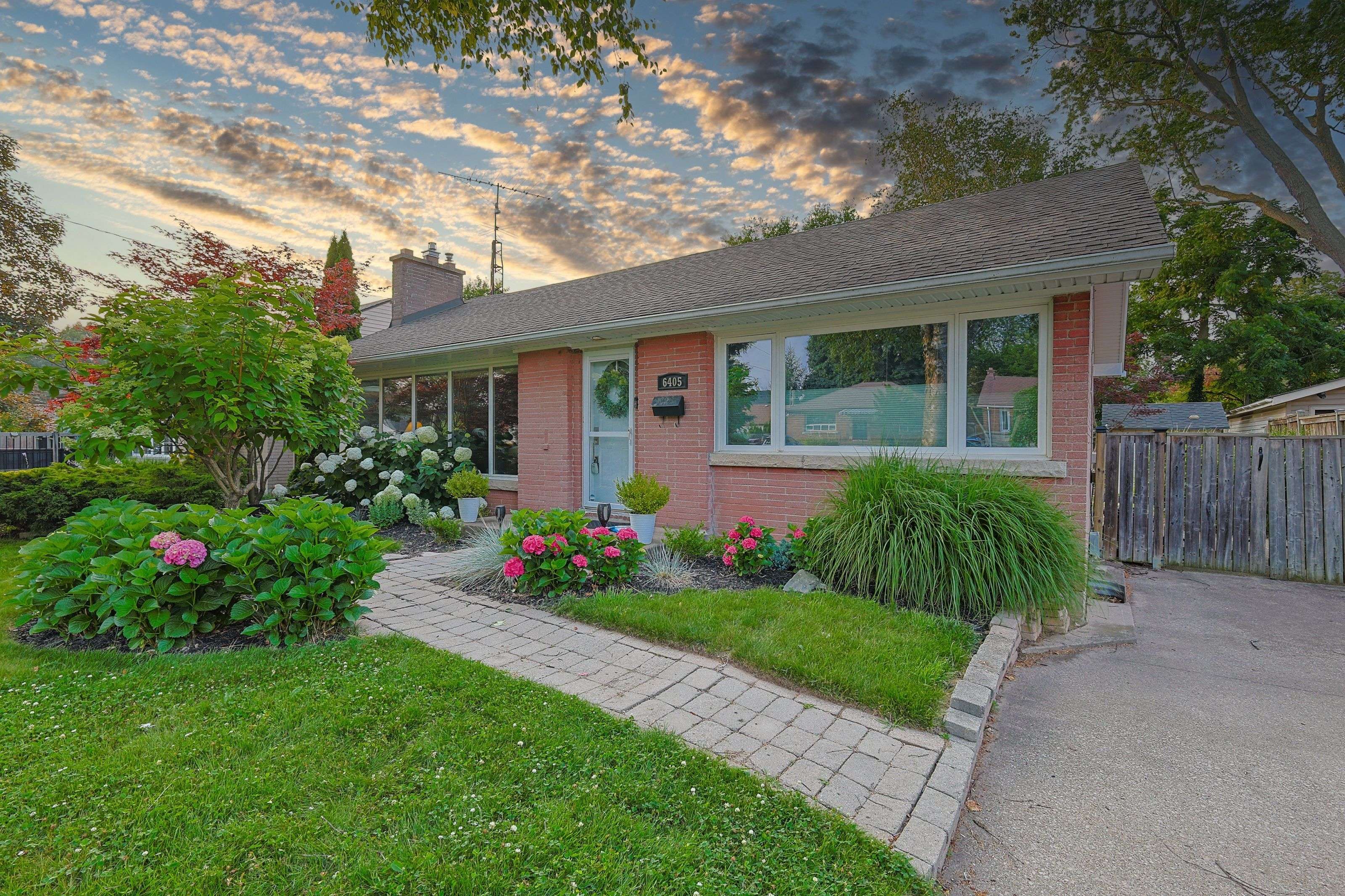 Niagara Falls, ON L2G 2W7,6405 ATLEE ST